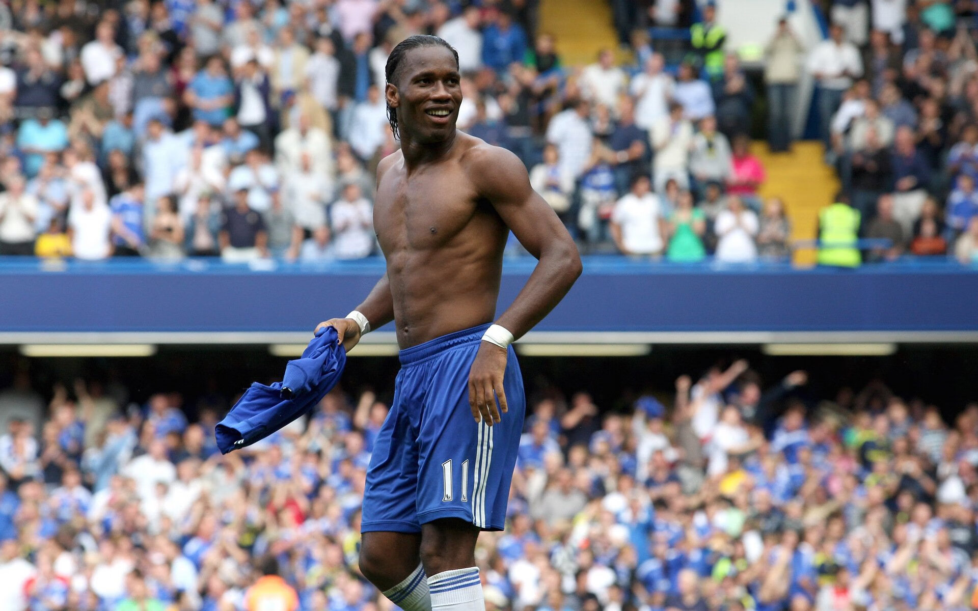 开云下载-血脉与冰原，当凯尔特人的铁骨遇上西域雄鹰，米切尔在东方战场写下传奇